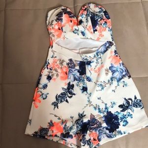 Fashion Nova. Floral Romper